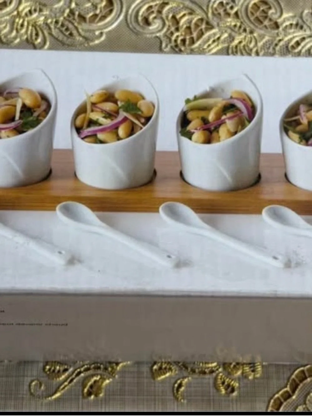 NIB Pier 1 White Ceramic Ramekin Appetizer Set with Bamboo Tasting Sampler Tray